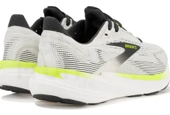 Brooks Revel 8