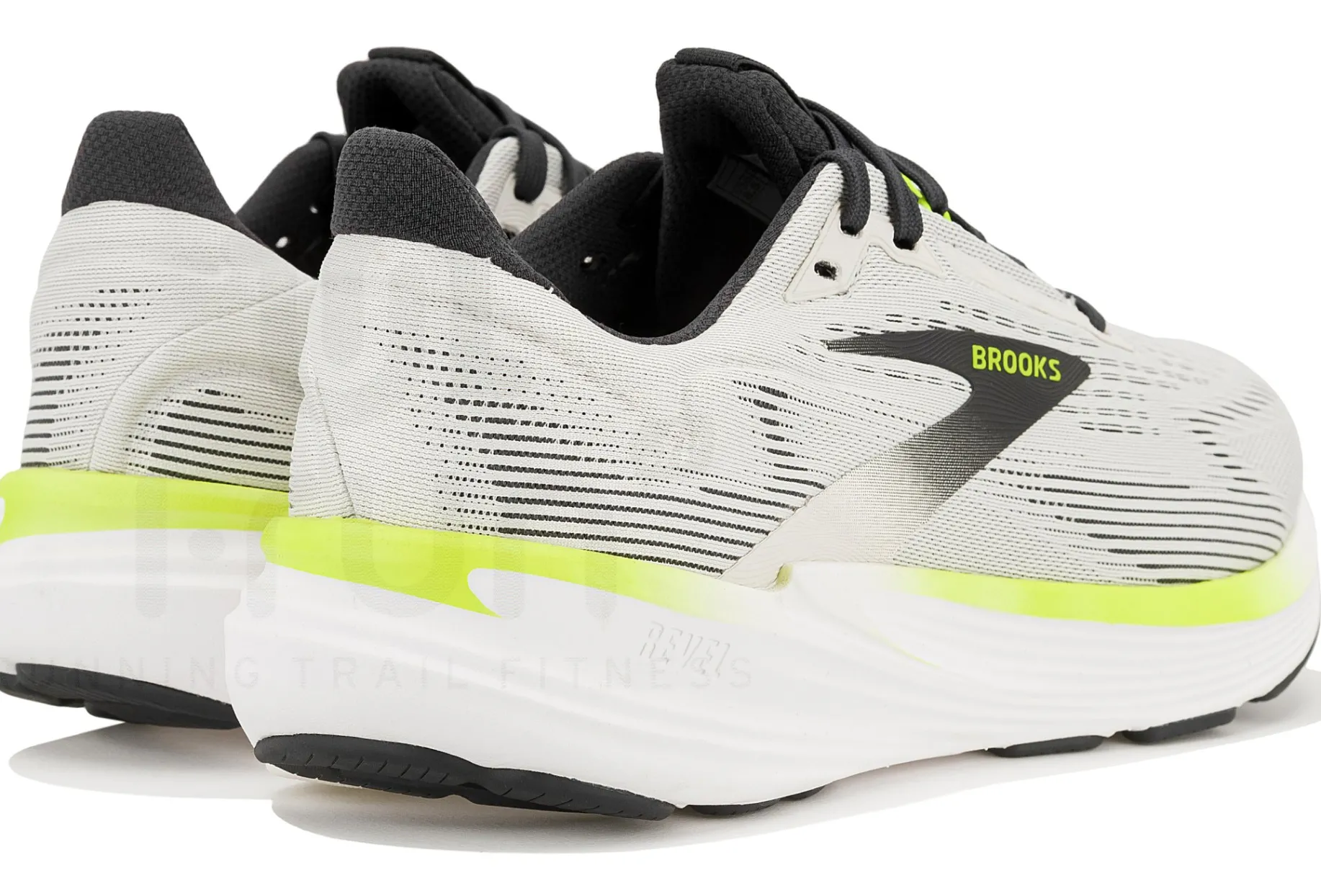 Brooks Revel 8