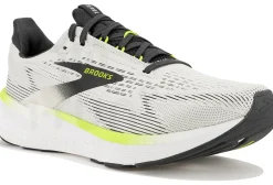 Brooks Revel 8