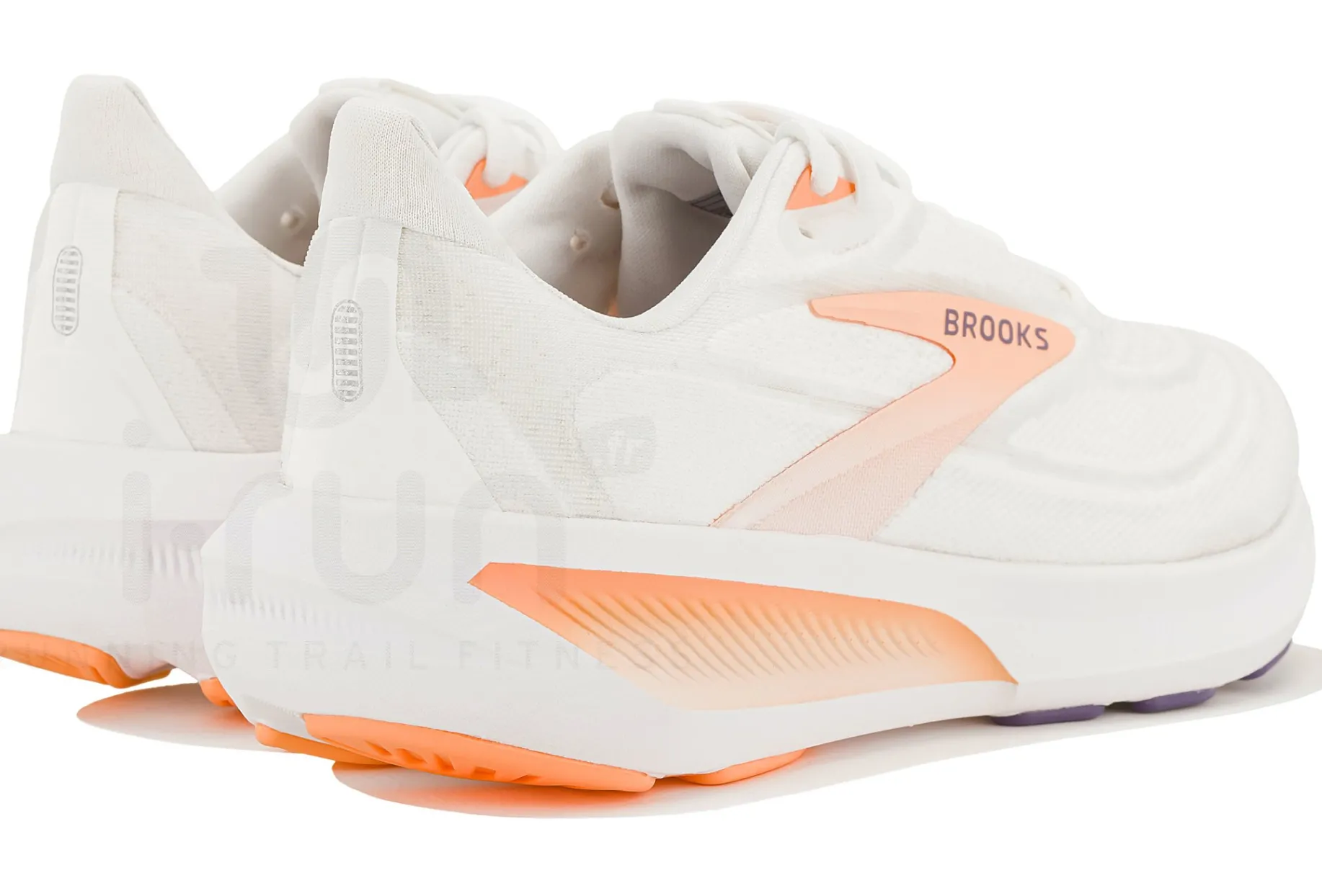 Brooks Revel 9