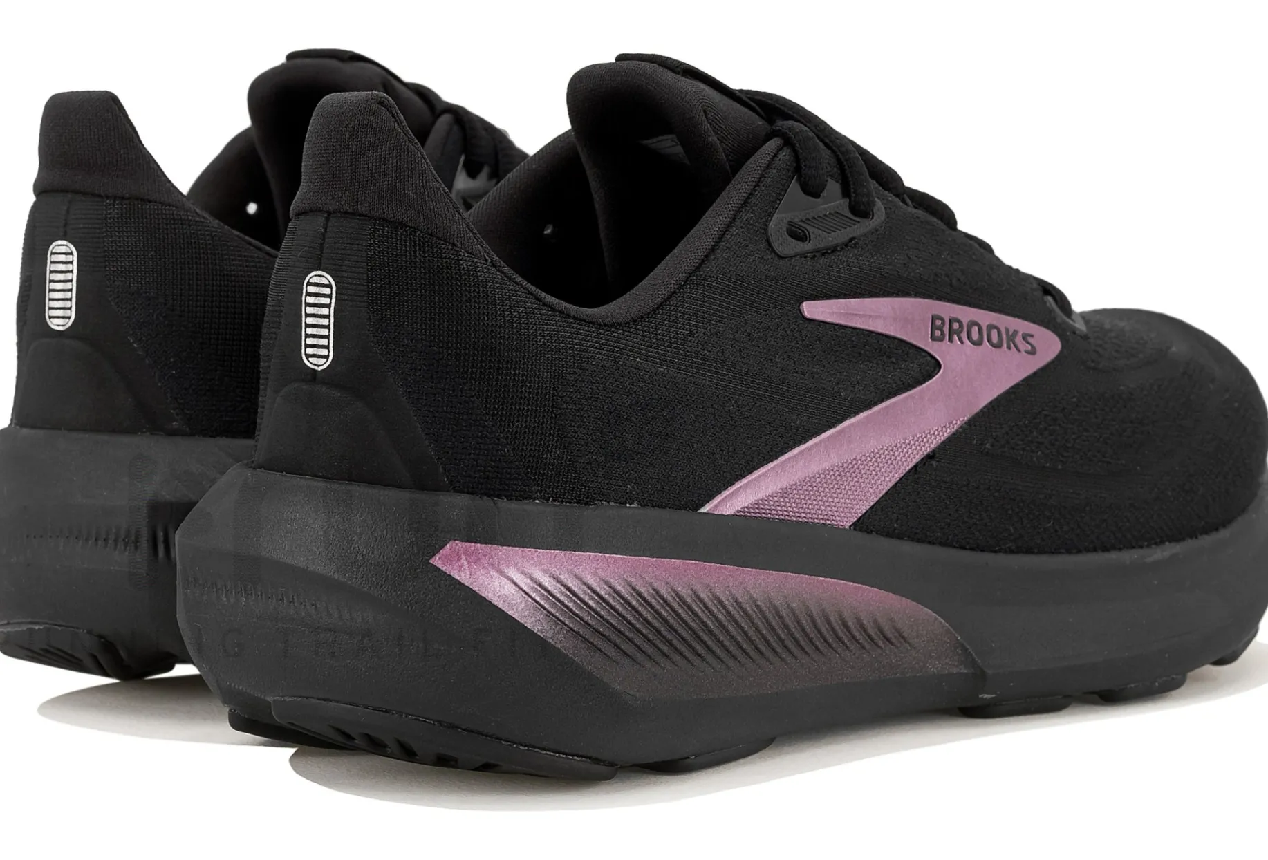 Brooks Revel 9