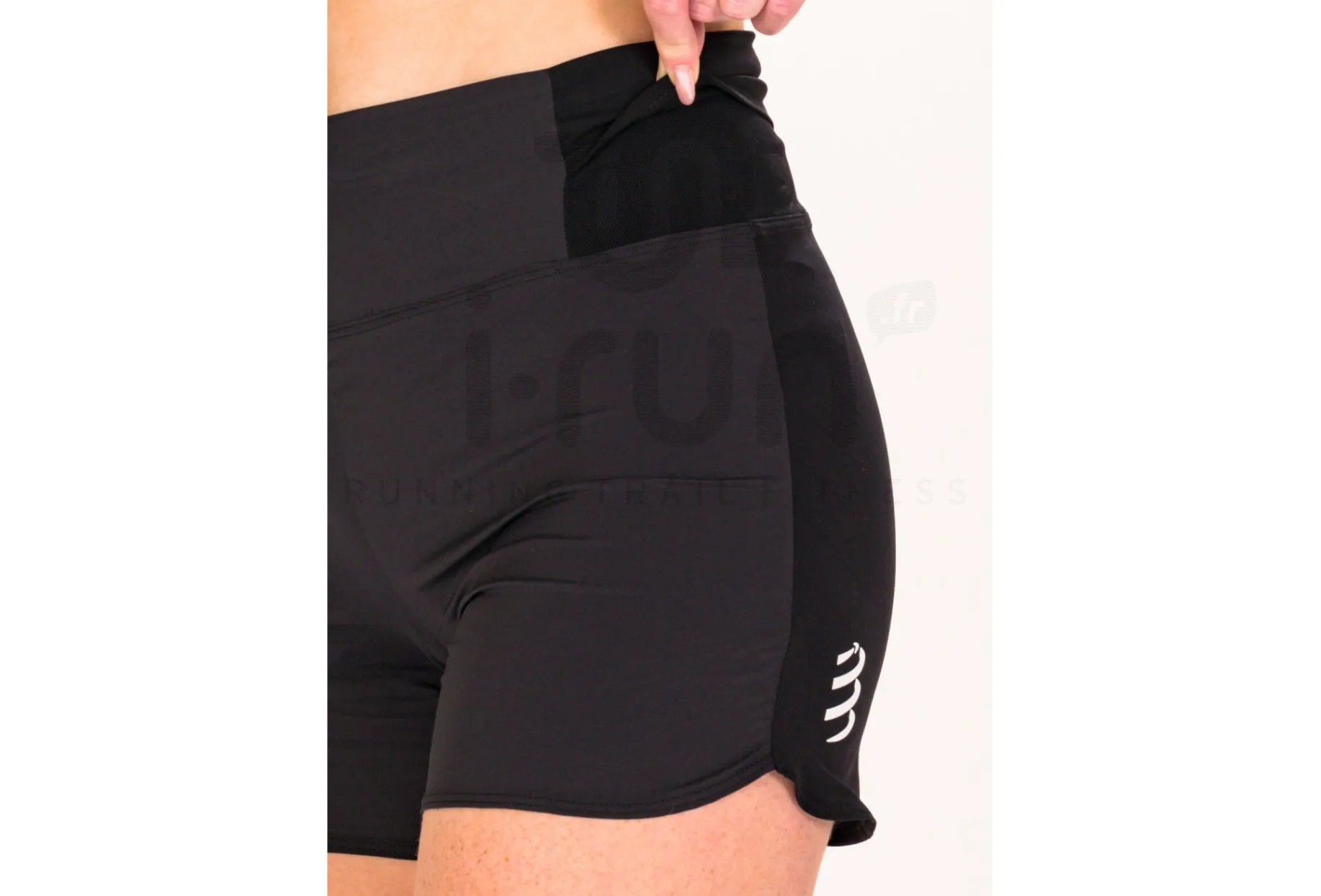 Compressport sobrepantalón corto Performance Black Edition 2023