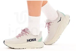 Hoka One One Arahi 8
