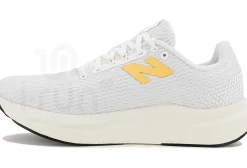New Balance FuelCell Propel V5