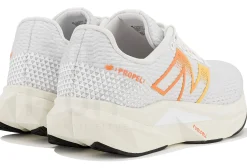New Balance FuelCell Propel V5