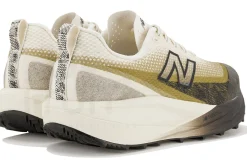 New Balance FuelCell SuperComp Trail V2