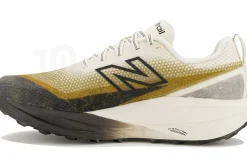 New Balance FuelCell SuperComp Trail V2