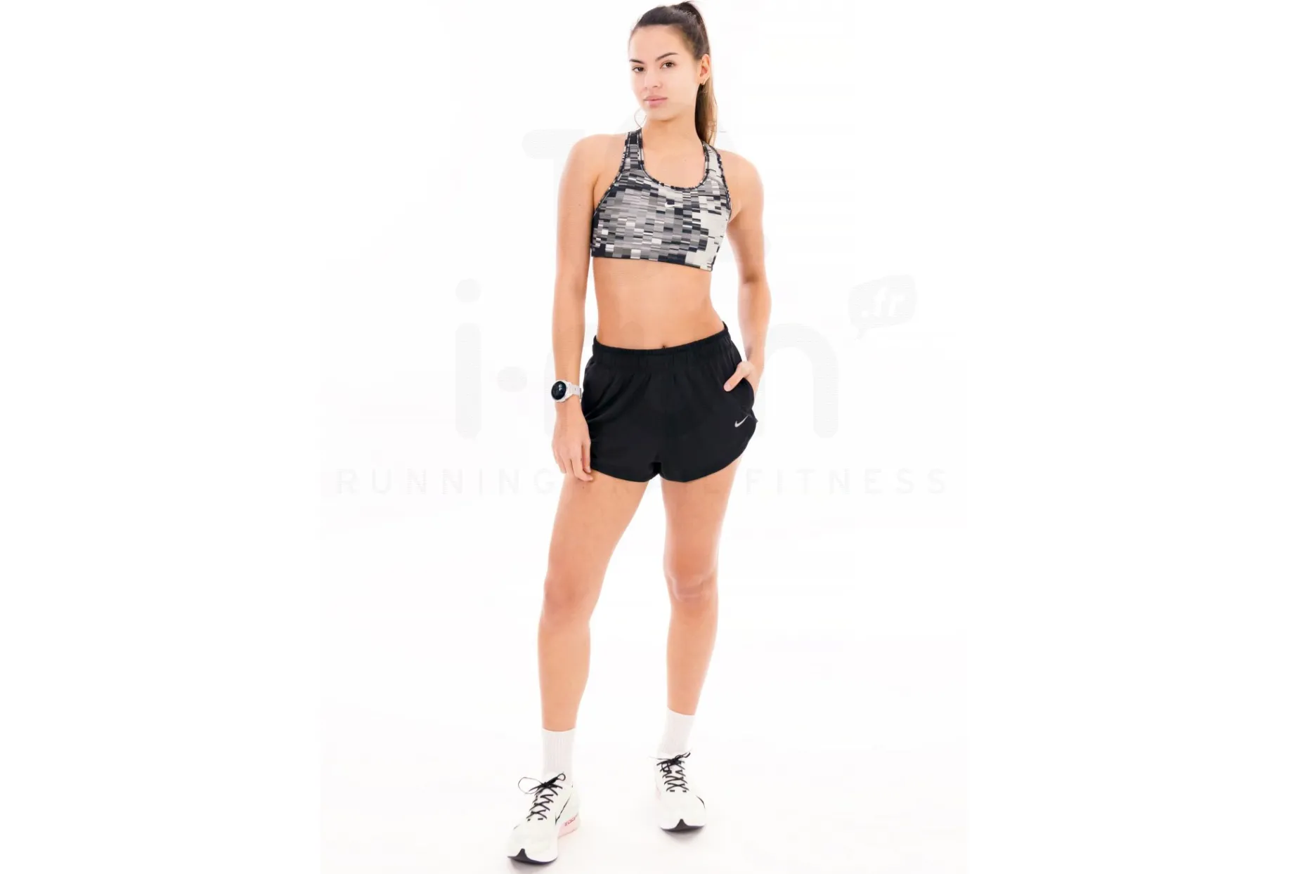 Nike sujetador deportivo Dri-Fit Swoosh