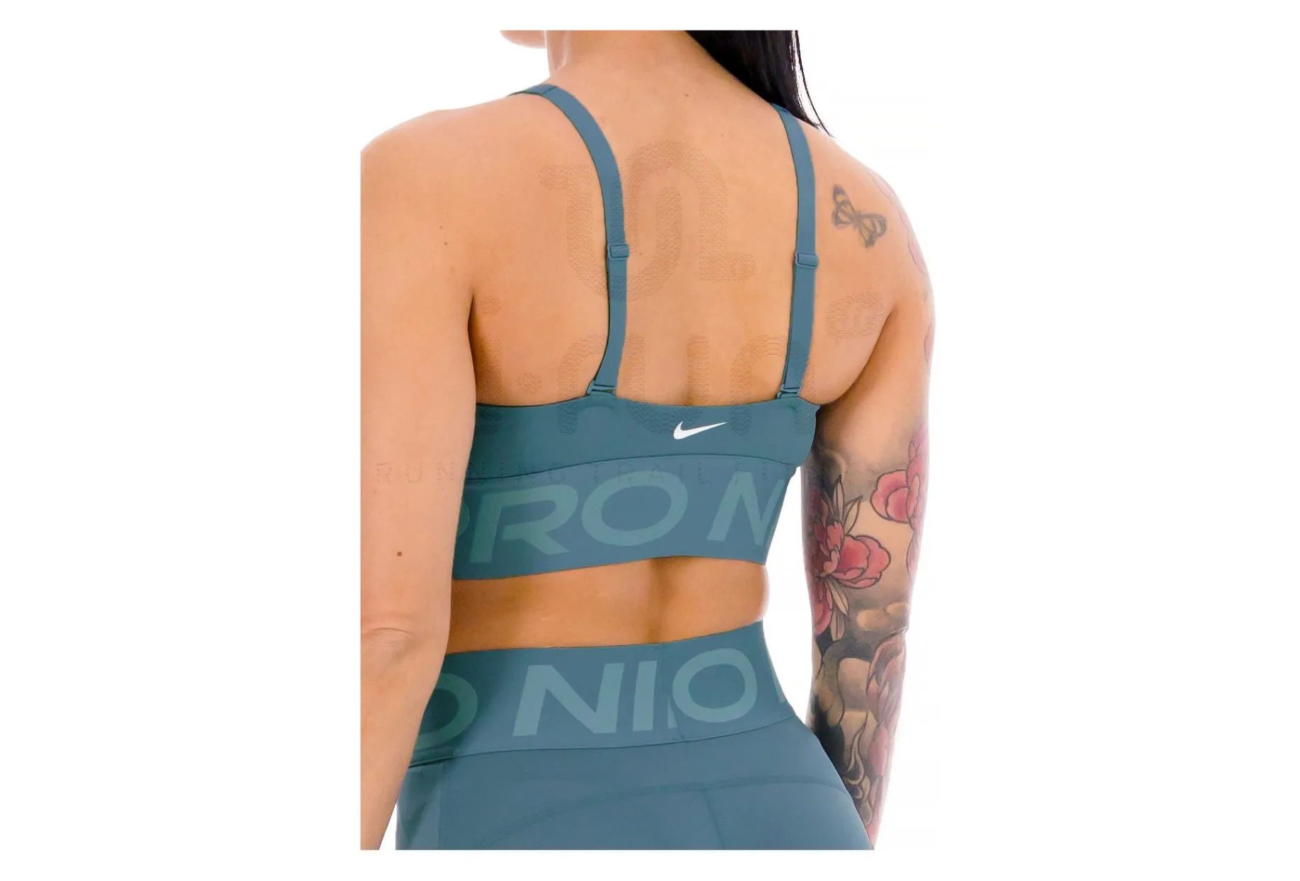 Nike Indy Plunge