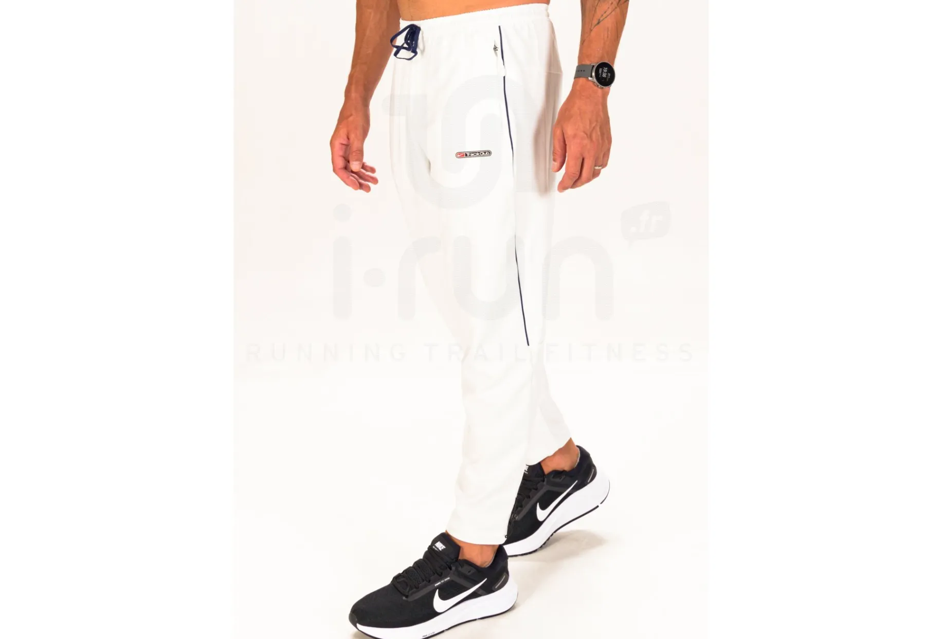 Nike pantalón Challenger Track Club