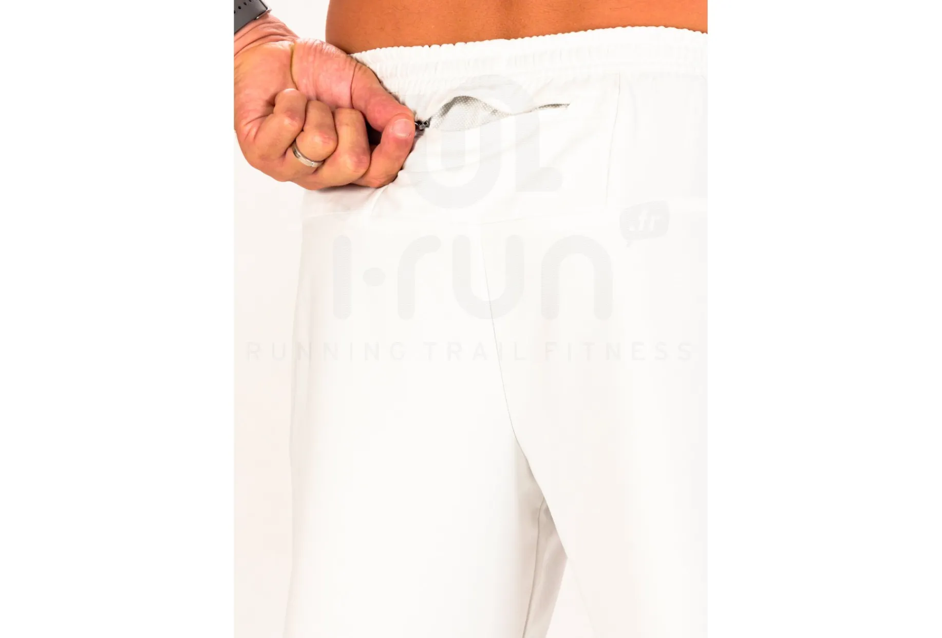 Nike pantalón Challenger Track Club