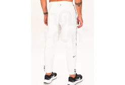 Nike pantalón Challenger Track Club