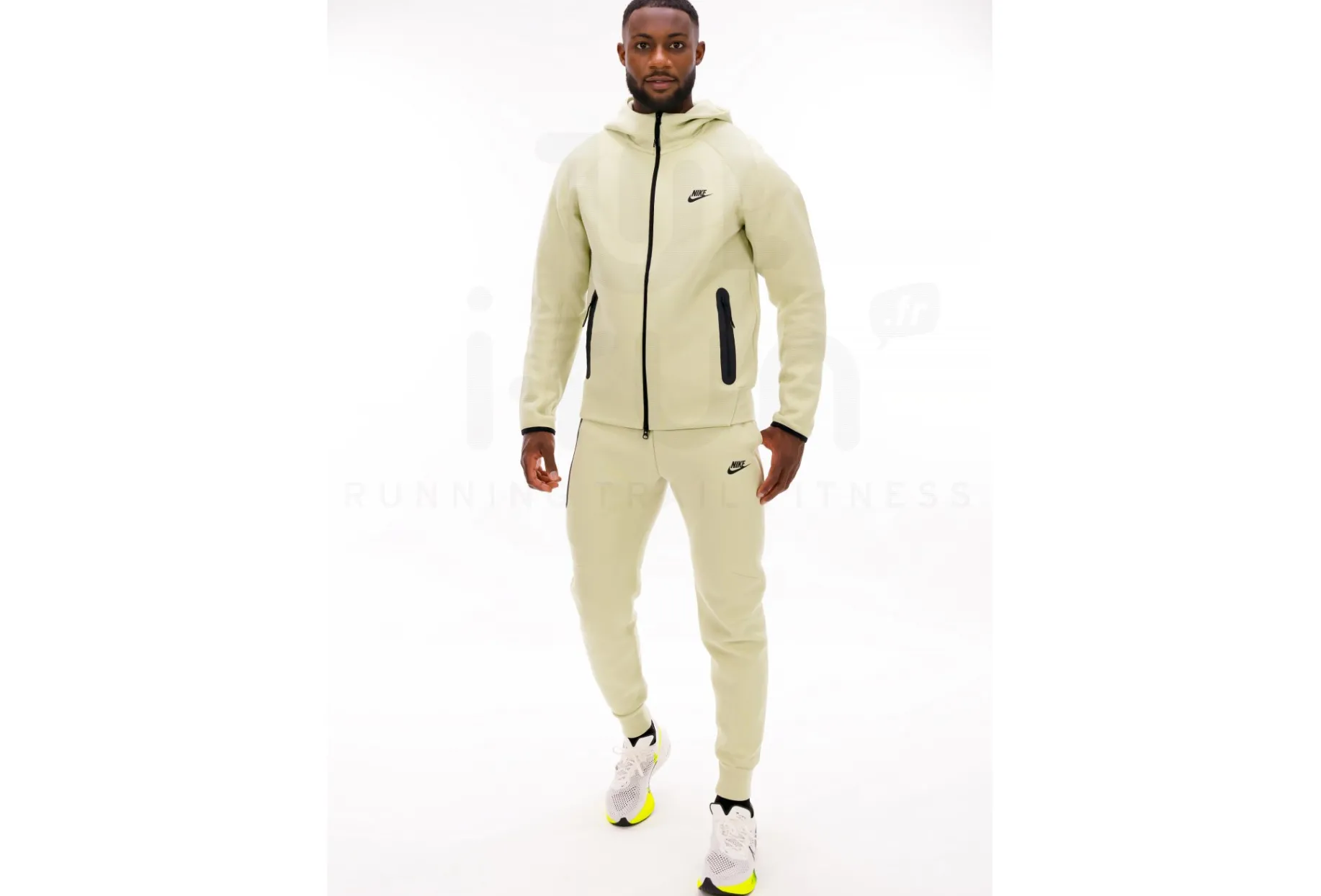 Nike pantalón Tech Fleece