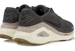 Nike Structure 26