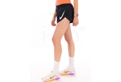 Nike Tempo Flow Swoosh