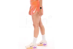 Nike Tempo Flow Swoosh