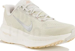 Nike Vomero 18