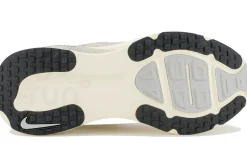 Nike Vomero 18 Light Within 2.0
