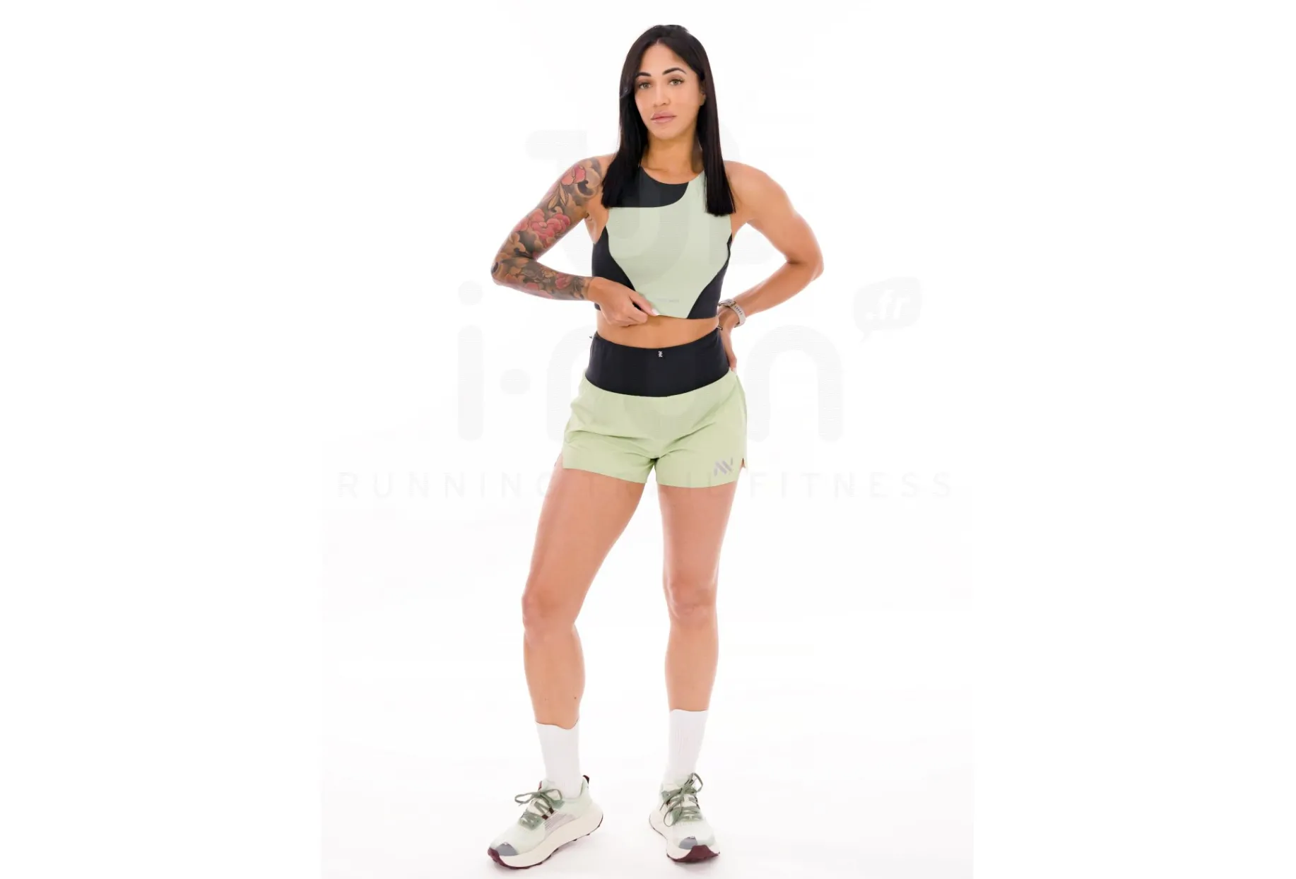 NNormal Trail Crop Top 02
