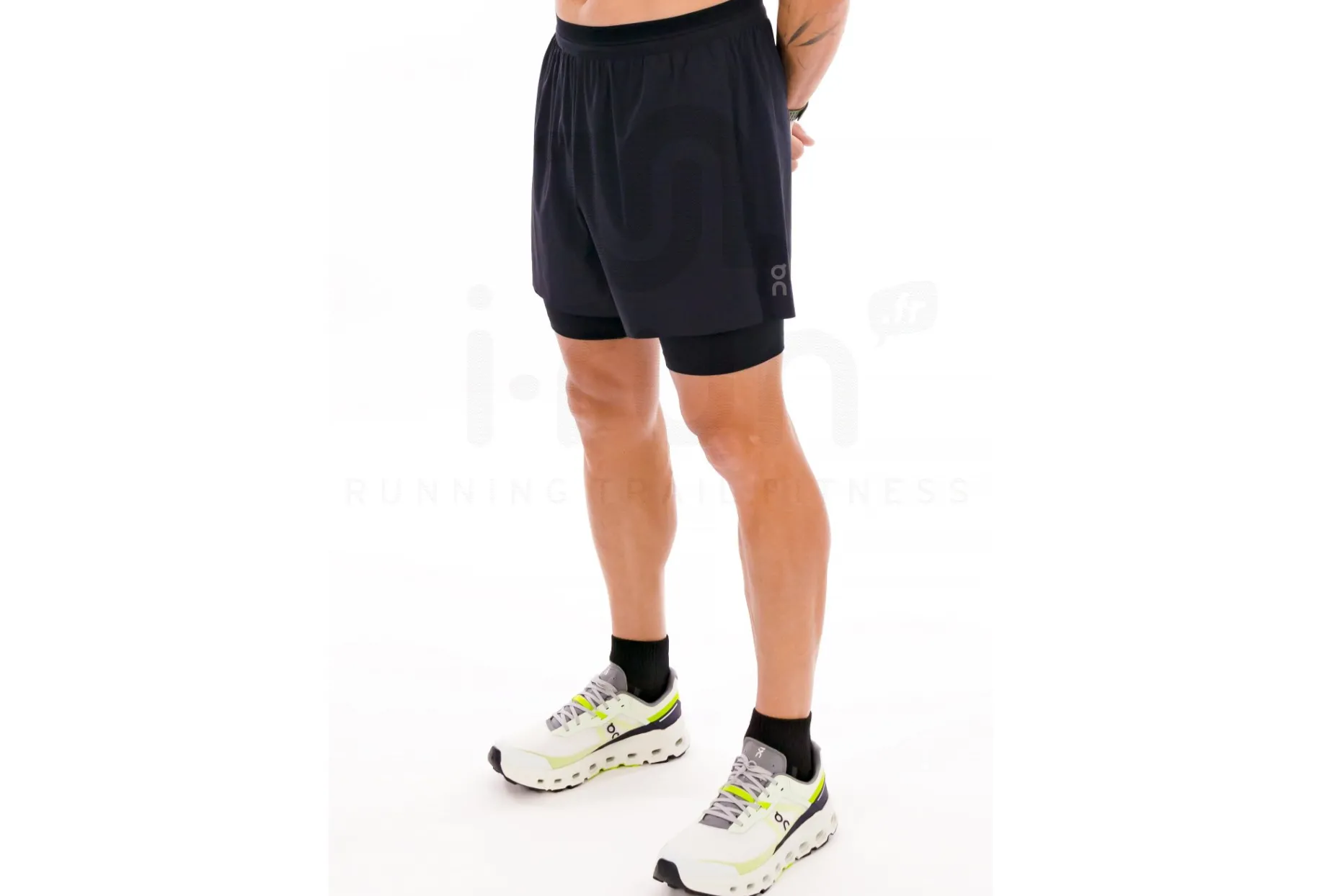On-Running pantalón corto Performance 2 en 1