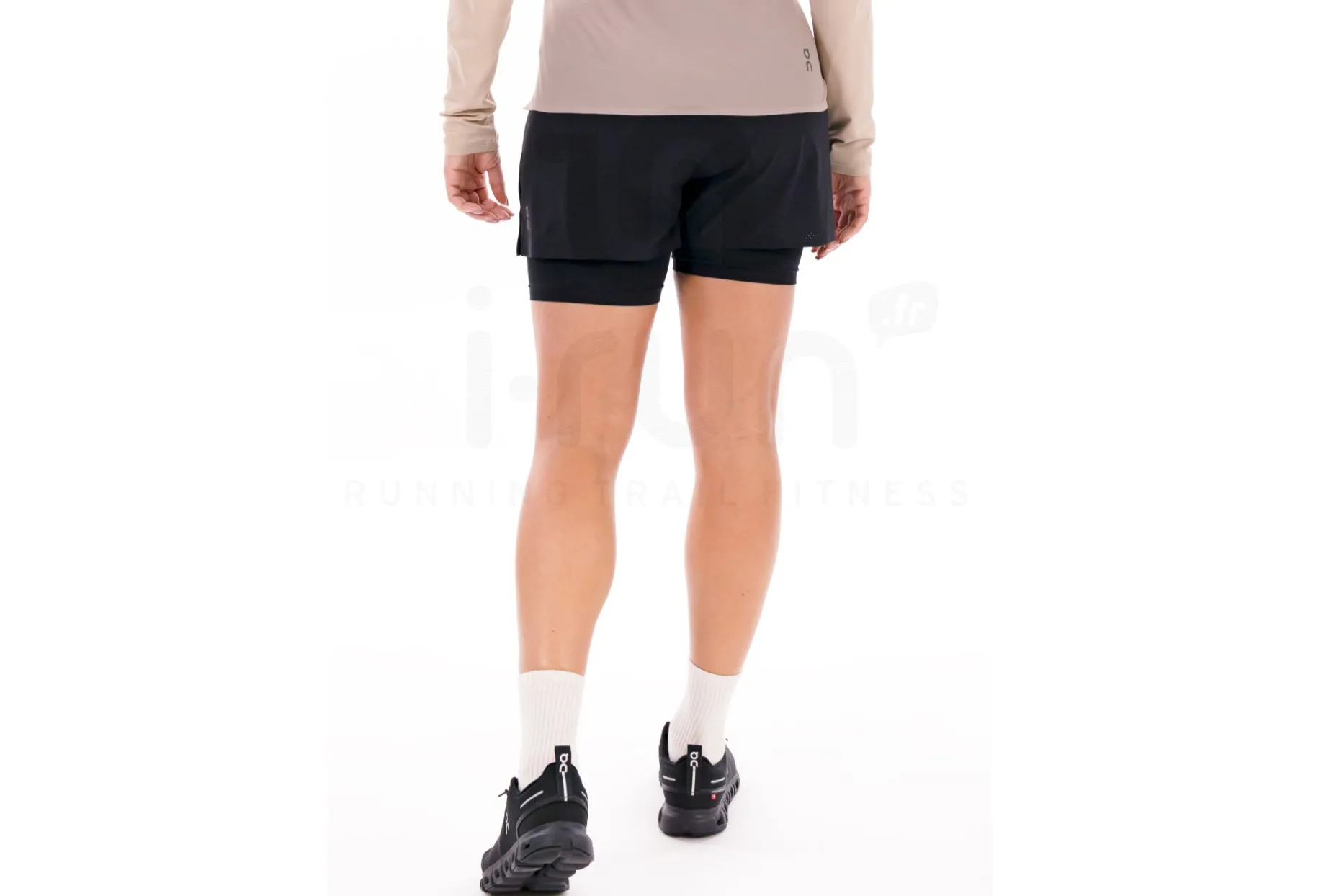 On-Running pantalón corto Performance 2 en 1