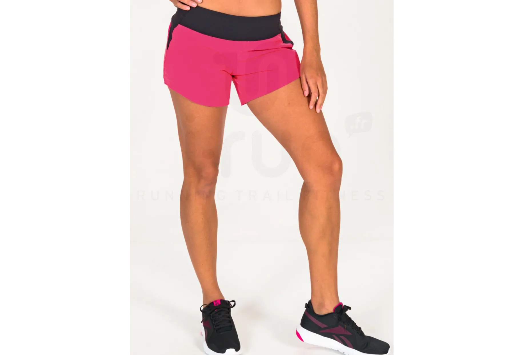 Reebok pantalón corto United By Fitness