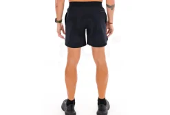 Under Armour pantalón corto Peak Woven